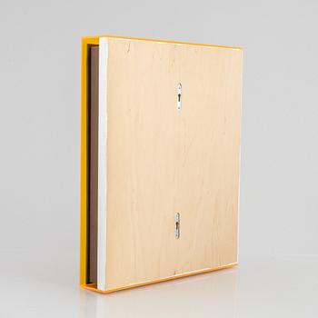 Christo, Book, "The Accordion-Fold Book for The Umbrellas (Japan and U.S.A), Bedfords Arts Publisher, 1991.