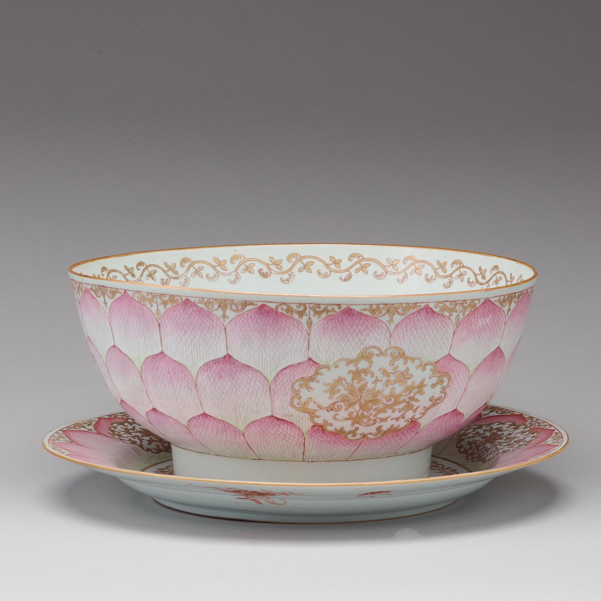 BÅLSKÅL med FAT, kompaniporslin. Qingdynastin, Qianlong (1736-95).