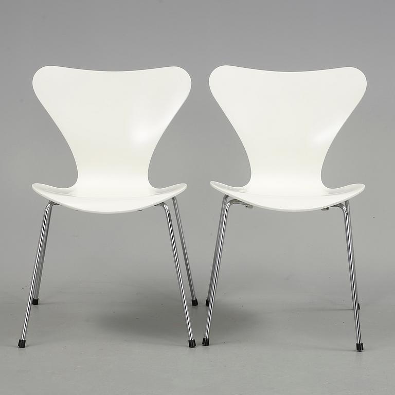 STOLAR, ett par, "Sjuan", Arne Jacobsen, Fritz Hansen.