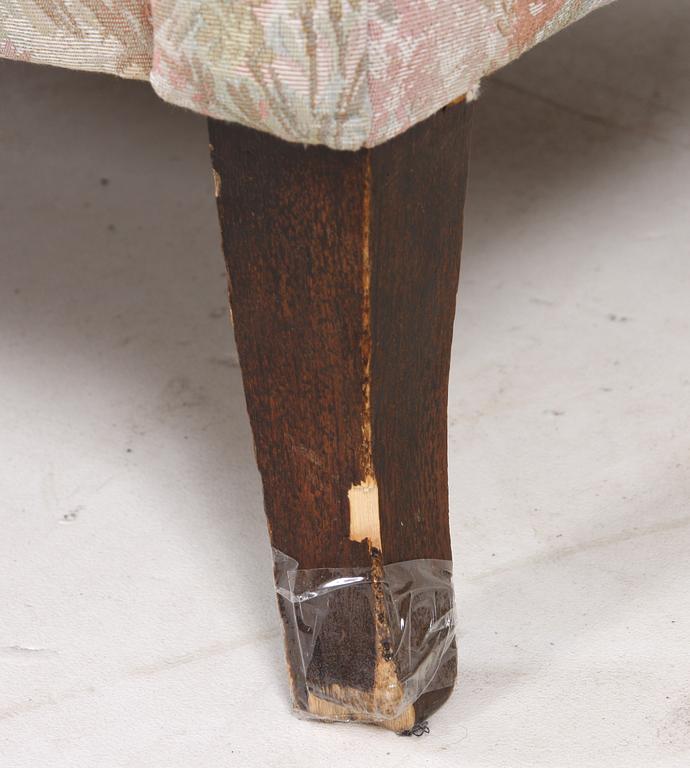 CLUBFÅTÖLJER, 2 st, 1900-tal.