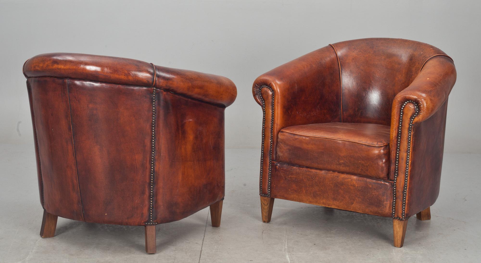 CLUBFÅTÖLJER 2 st 1900-talets andra hälft.