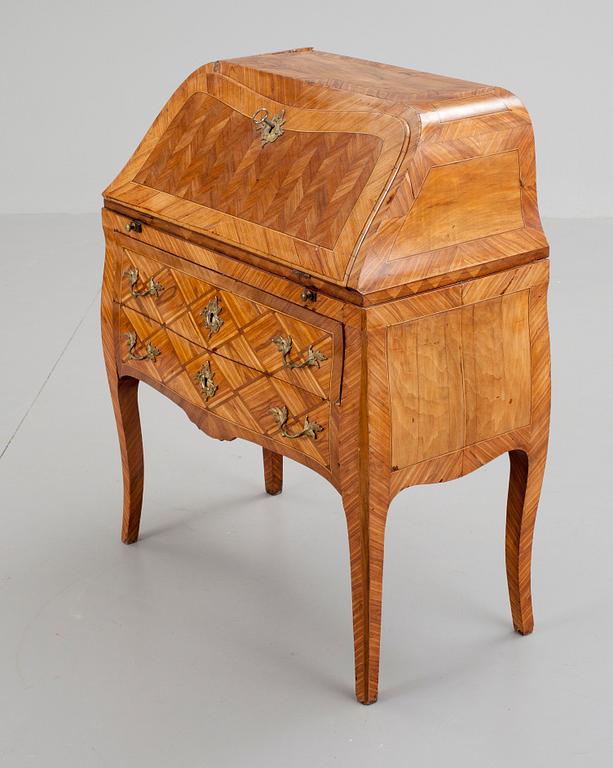 A Swedish Rococo 18th cent secretaire.