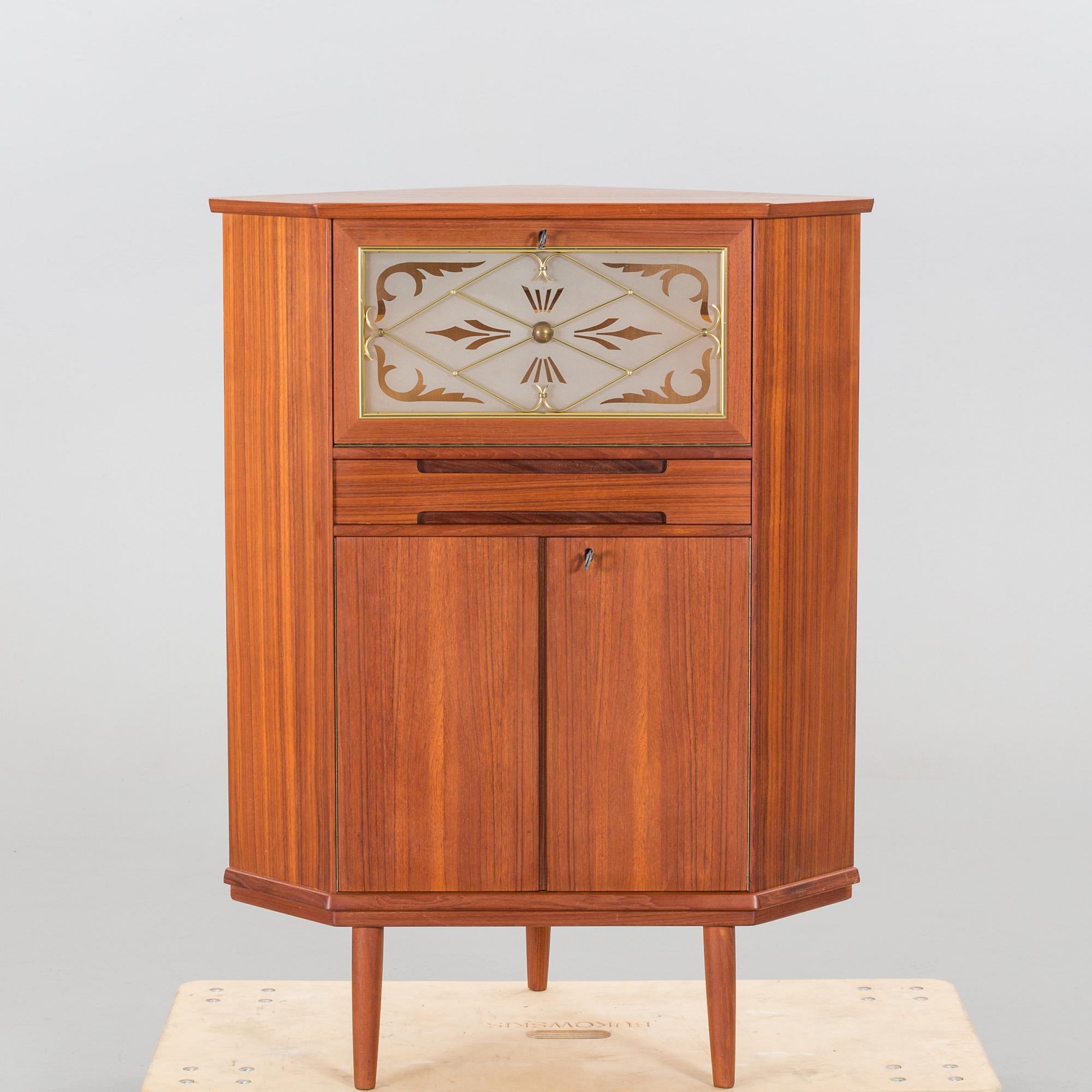 HÖRNSKÅP, TEAK, 1950-60-tal-.