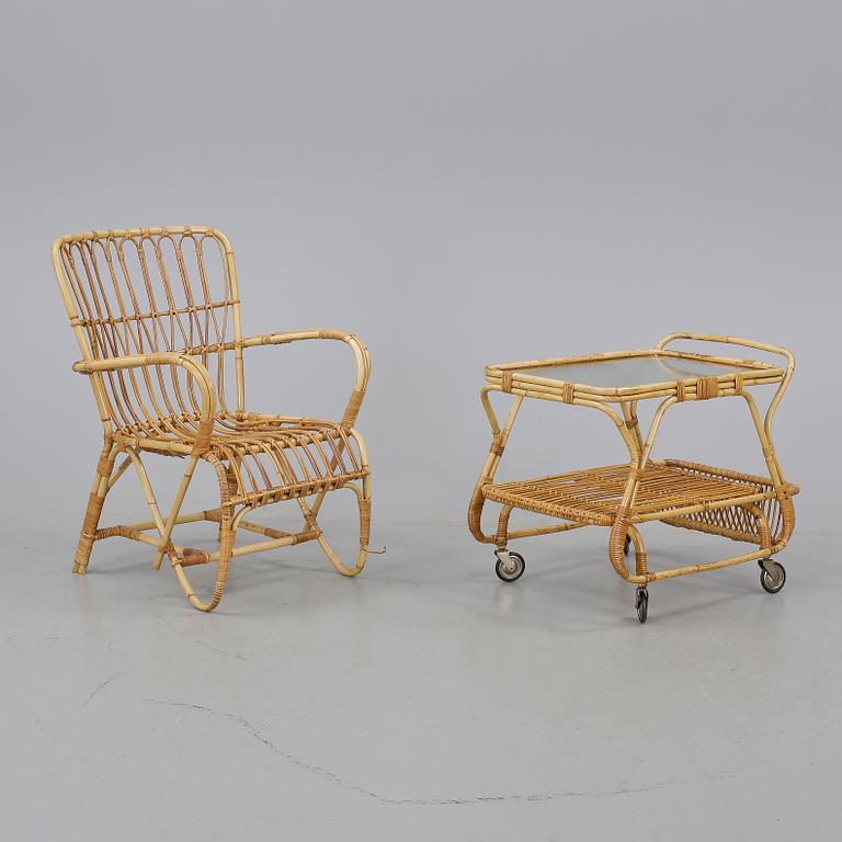 SERVERINGSVAGN samt FÅTÖLJ, rotting, 1900-talets andra hälft.