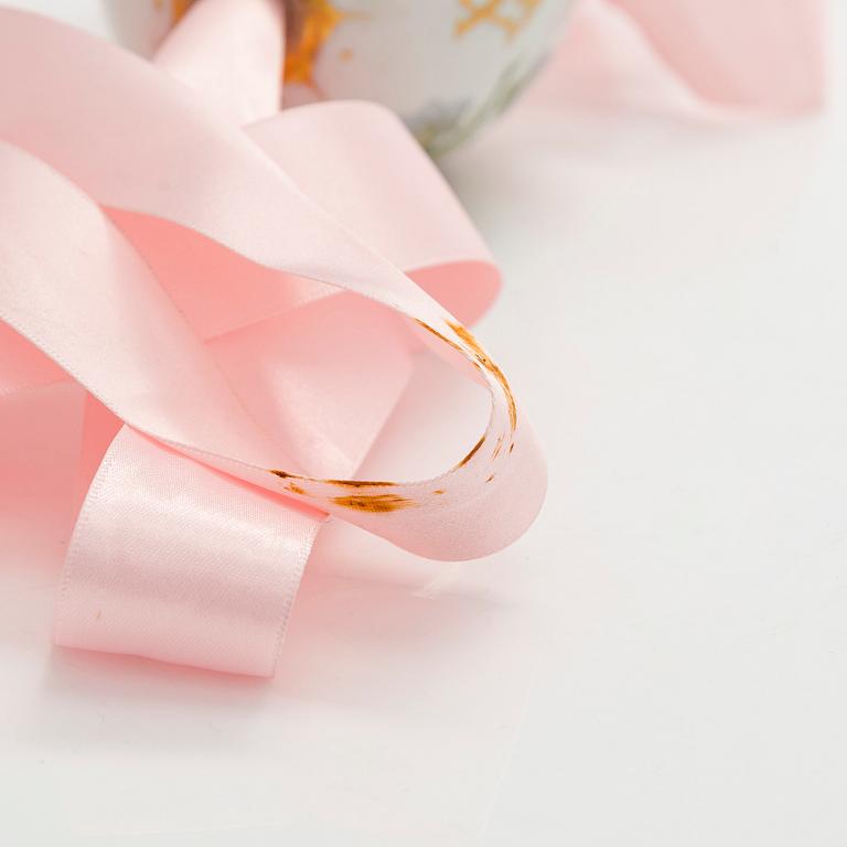 A Russian porcelain Easter egg from around the turn of the 20th Century.