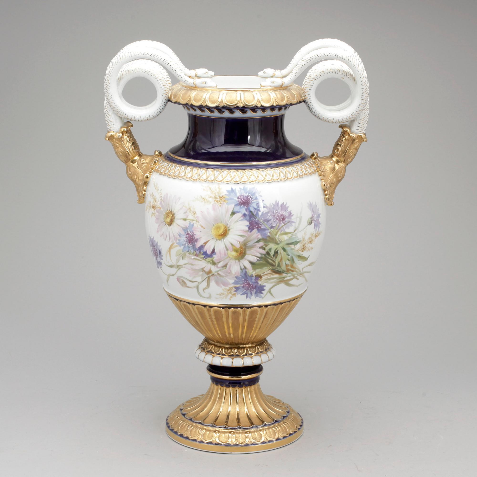 PRAKTURNA, porslin, Meissen, 1900-tal.