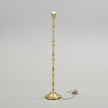 GOLVLAMPA, mässing, 1900-talets andra hälft.