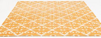 Matta, slätväv, ca 285 x 263 cm.