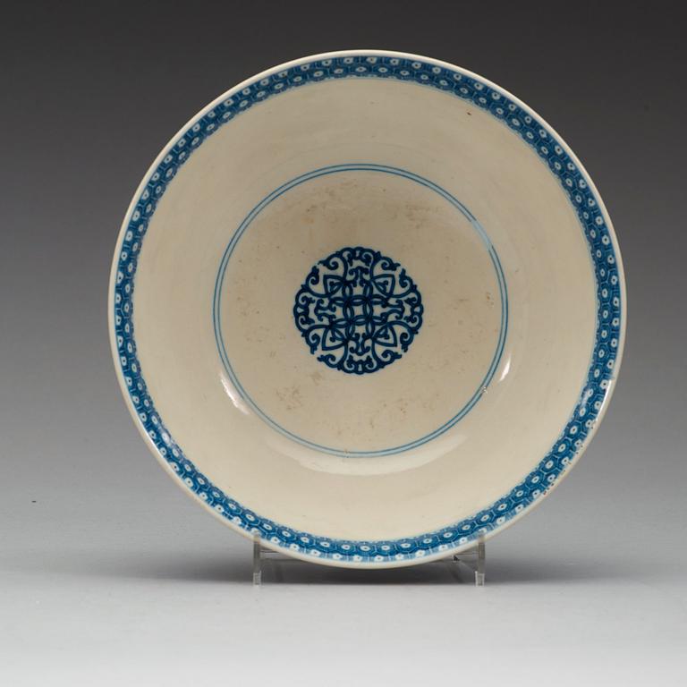 A blue and white bowl, Qing dynasty, 18th century. With Chenghuas six characters mark.