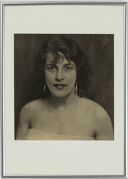 Henry B. Goodwin, Female Portrait, 1917.