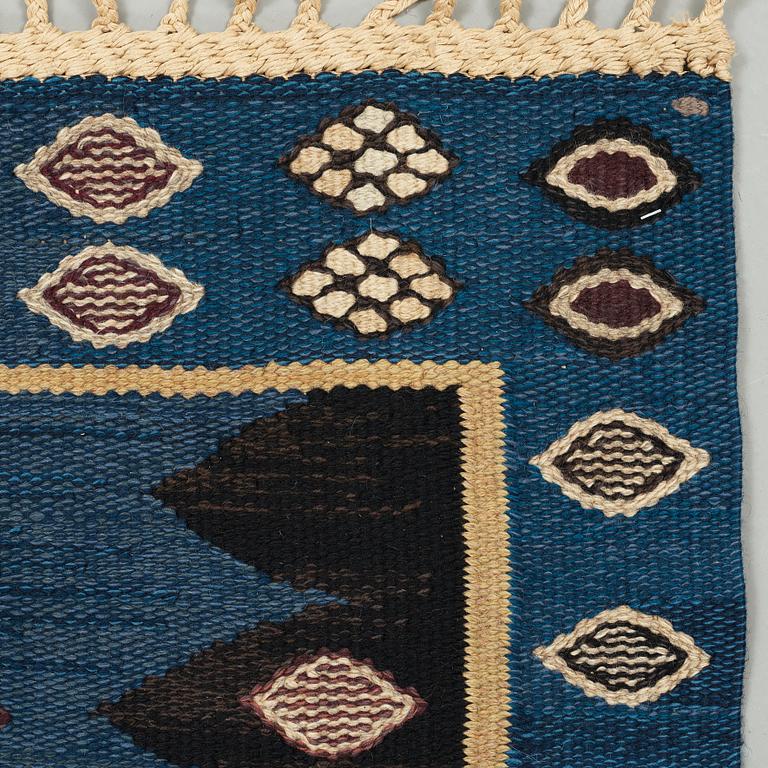 Barbro Nilsson, MATTO, "Snäckorna", flat weave, ca 229 x 151,5 cm, signed AB MMF BN.