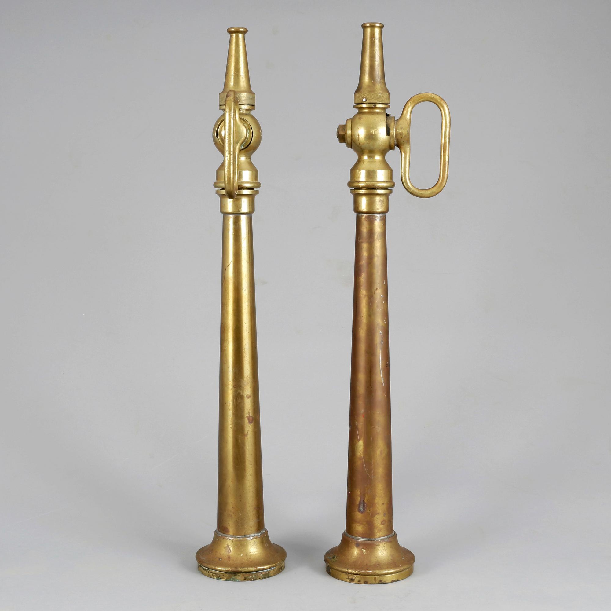 BRANDSPRUTOR, ett par, 1900-talet första hälft.