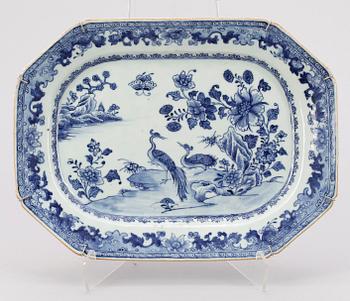 STEKFAT, porslin, Kina, Qianlong (1736-1796).
