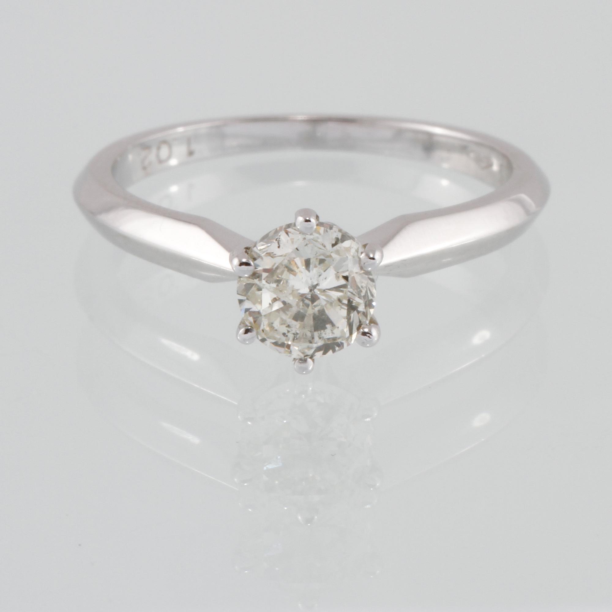 RING, 18k vitguld med briljantslipad diamant, ca 1.02 ct. Vikt 4 g.