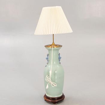 Golvlampa/vas Kina porslin 18/1900-tal.