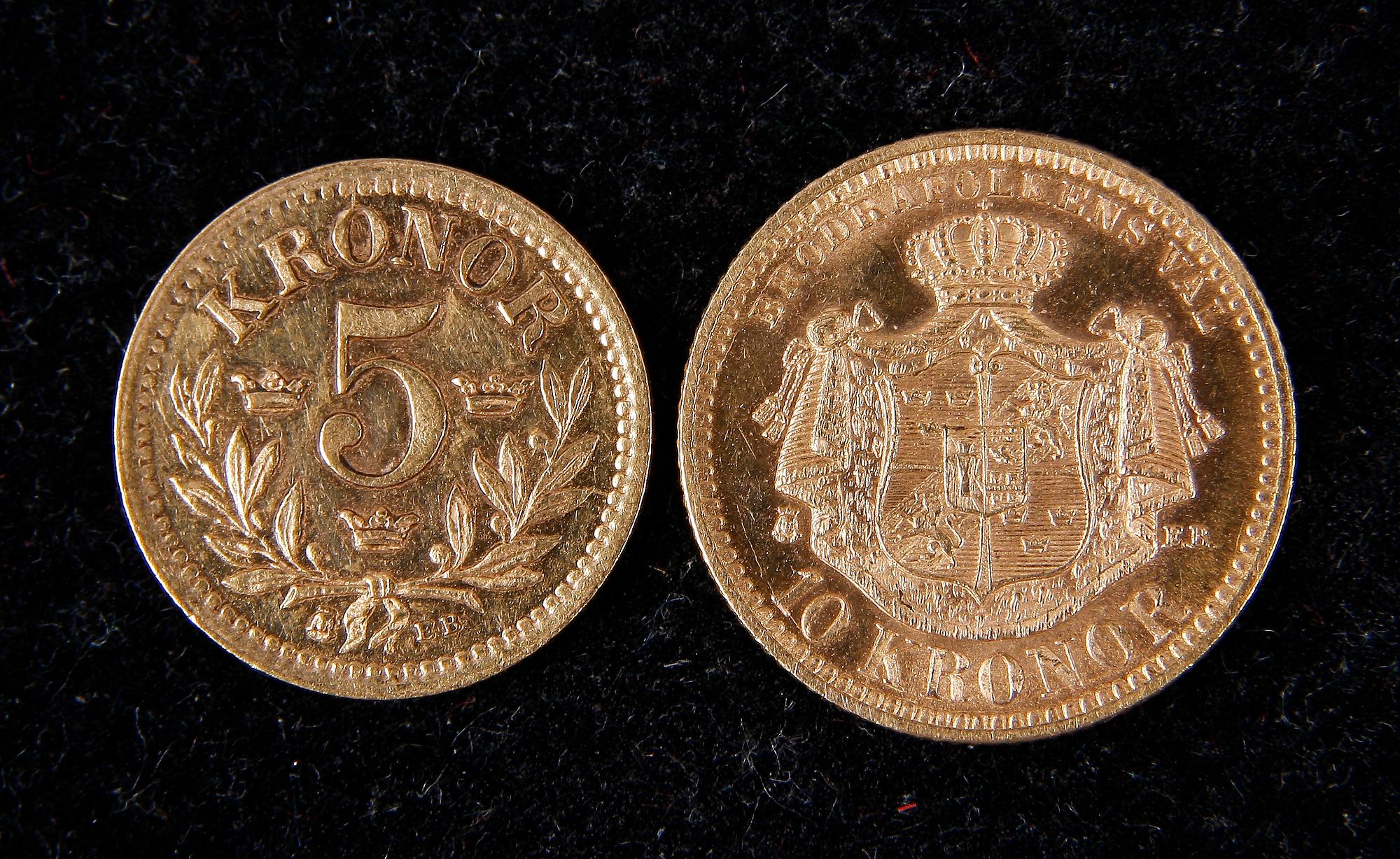 GULDMYNT, 2 st, 5 kr 1894, 10 kr 1901. Sverige. Tot 6 g.