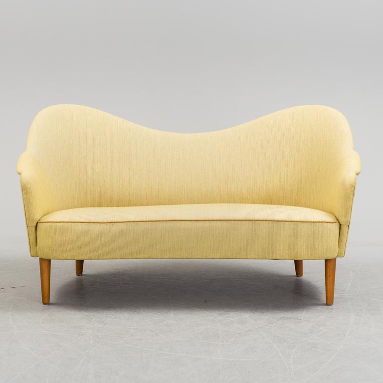 A second half of the 20th cnetury 'Samspel' sof aby Carl Malmsten.