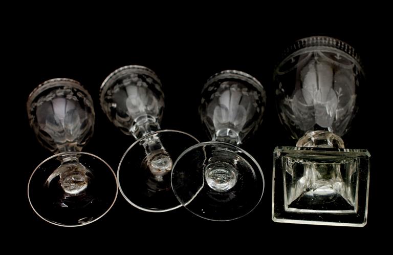 STARKVINSGLAS SAMT 3 LIKÖRGLAS, glas, 1800-tal.