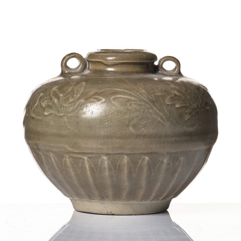 An olive green glazed jar, South East Asia, 15th/16th century.