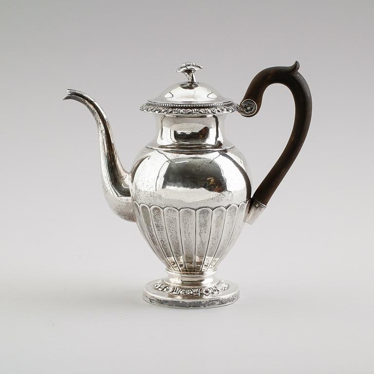 KAFFEKANNA, silver, Gustaf Möllenborg, Stockholm 1837. Vikt ca 447 gram.