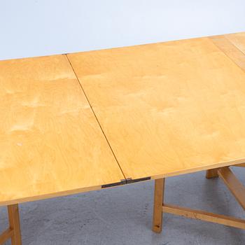 Bruno Mathsson, a 'Maria Flap' birch wood gateleg table Firma Bruno Mathsson 1960s/70s.