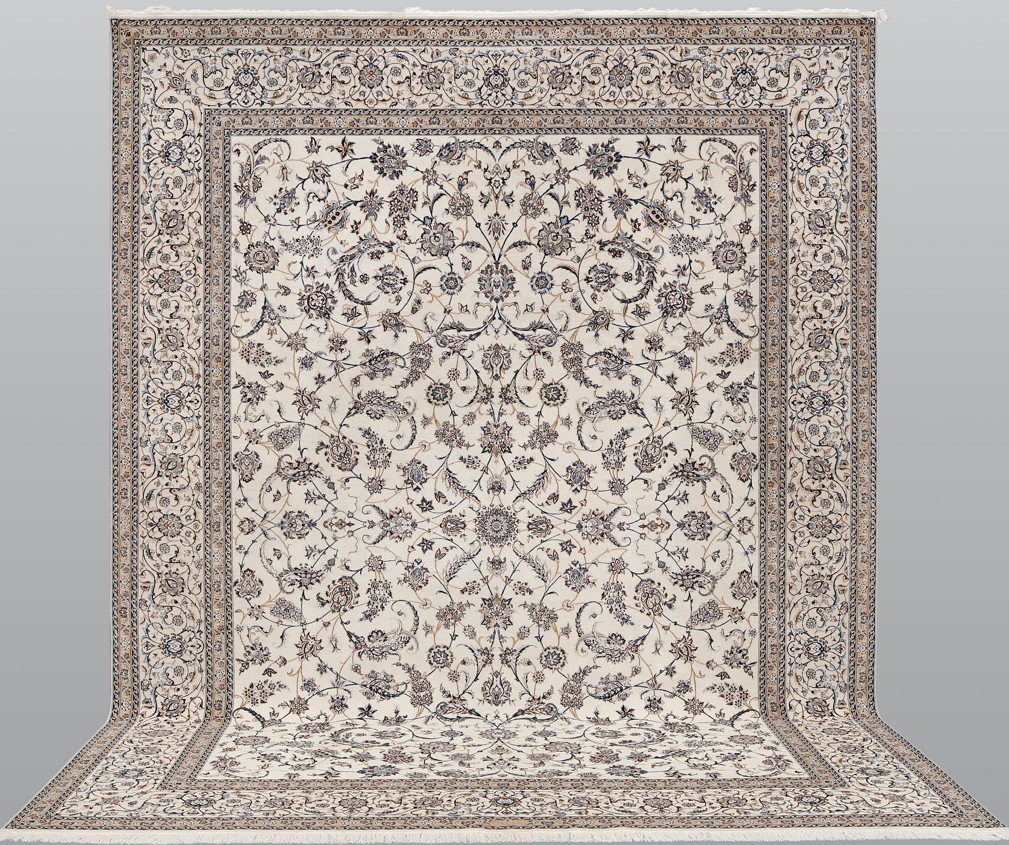 A part silk Nain carpet, so-called 6LAA, approx. 400 x 304 cm.