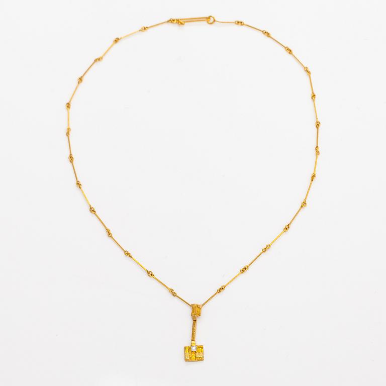 Björn Weckström, An 18K gold neckalce "Thai" with a diamond ca. 0.02 ct. Lapponia 1985.