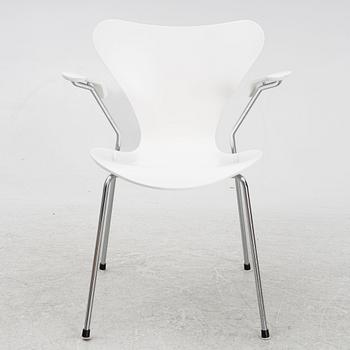 Arne Jacobsen, karmstol, "Sjuan", Fritz Hansen, Danmark, 2002.