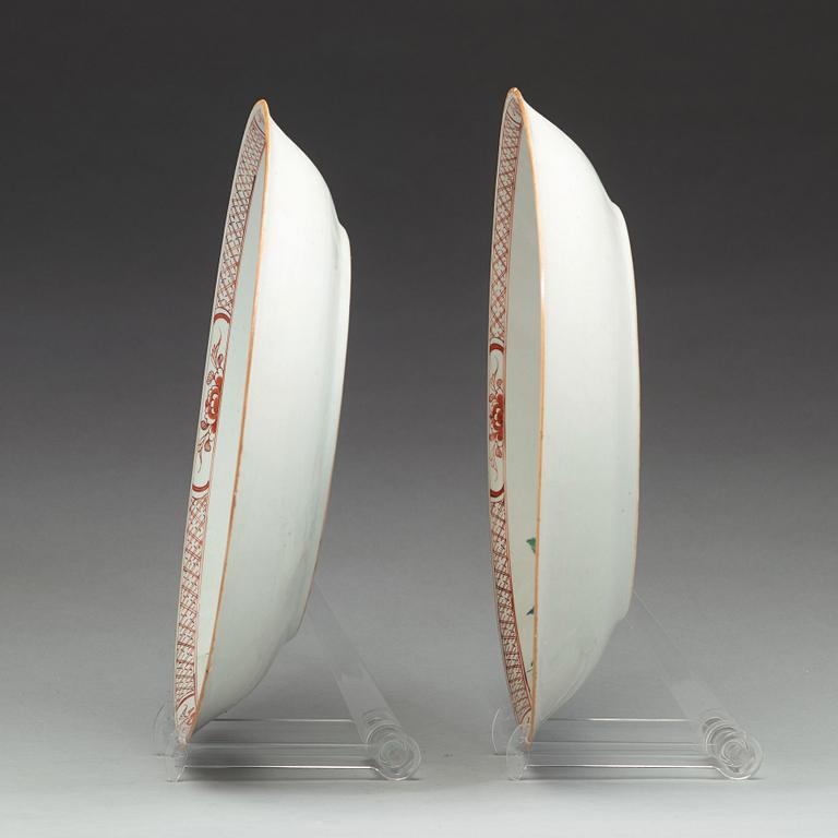 A pair of famille rose serving dishes, Qing dynasty, Qianlong (1736-95).