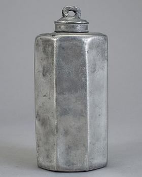 FAT samt PRISMAFLASKA, tenn, Calmar samt England, 1700-tal.