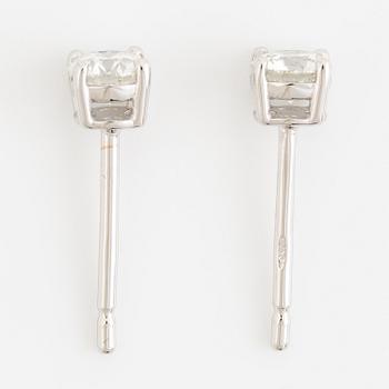 Earrings 18K white gold with brilliant-cut diamonds, accompanying GIA dossier.