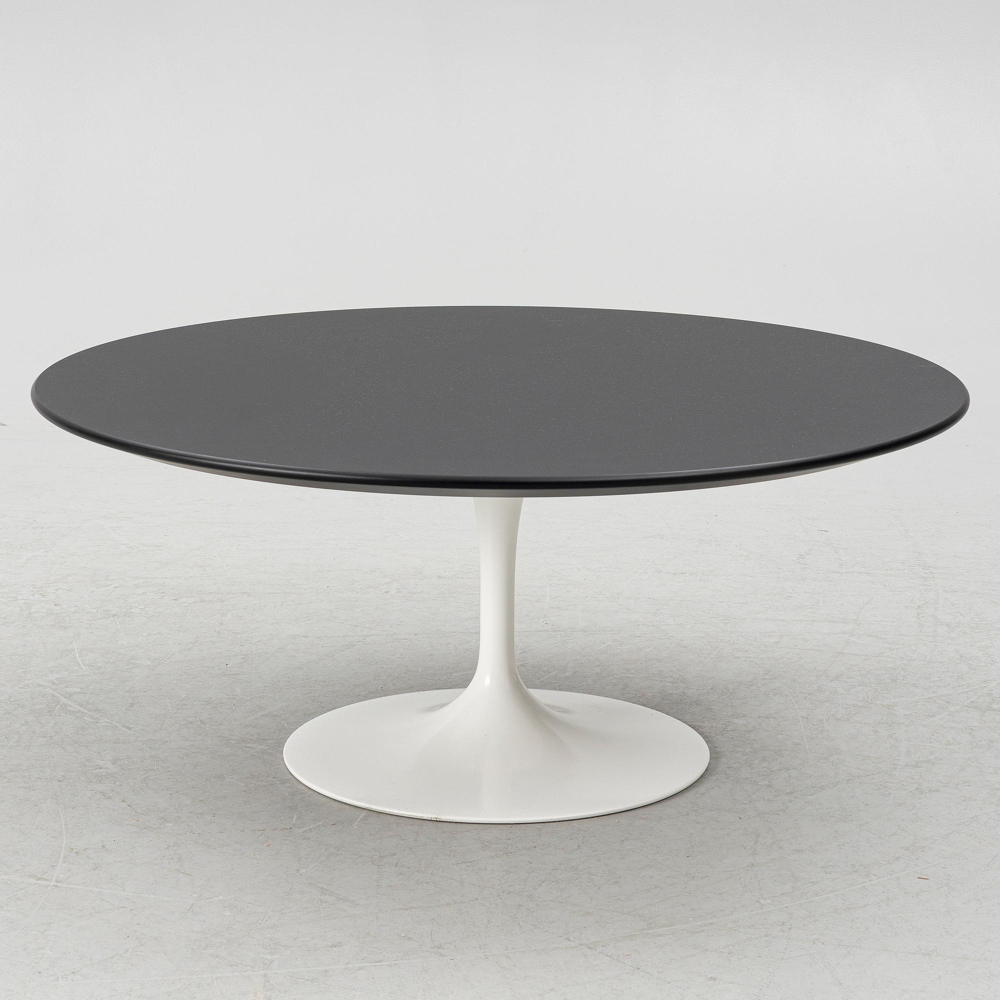 Eero Saarinen, soffbord, "Tulip", Knoll International.