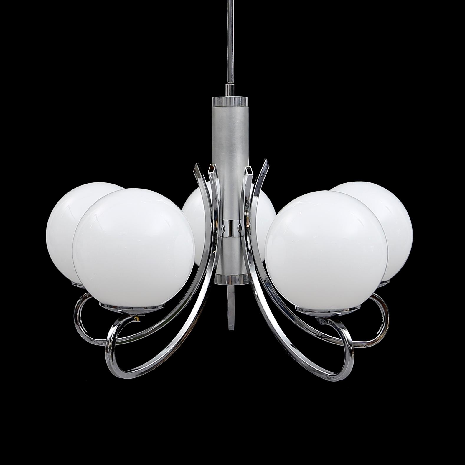 TAKLAMPA, 1900-talets mitt. Höjd ca 79 cm.