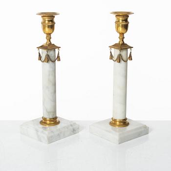 Ljusstakar, ett par, Sverige, omkring år 1900. Sengustaviansk stil.