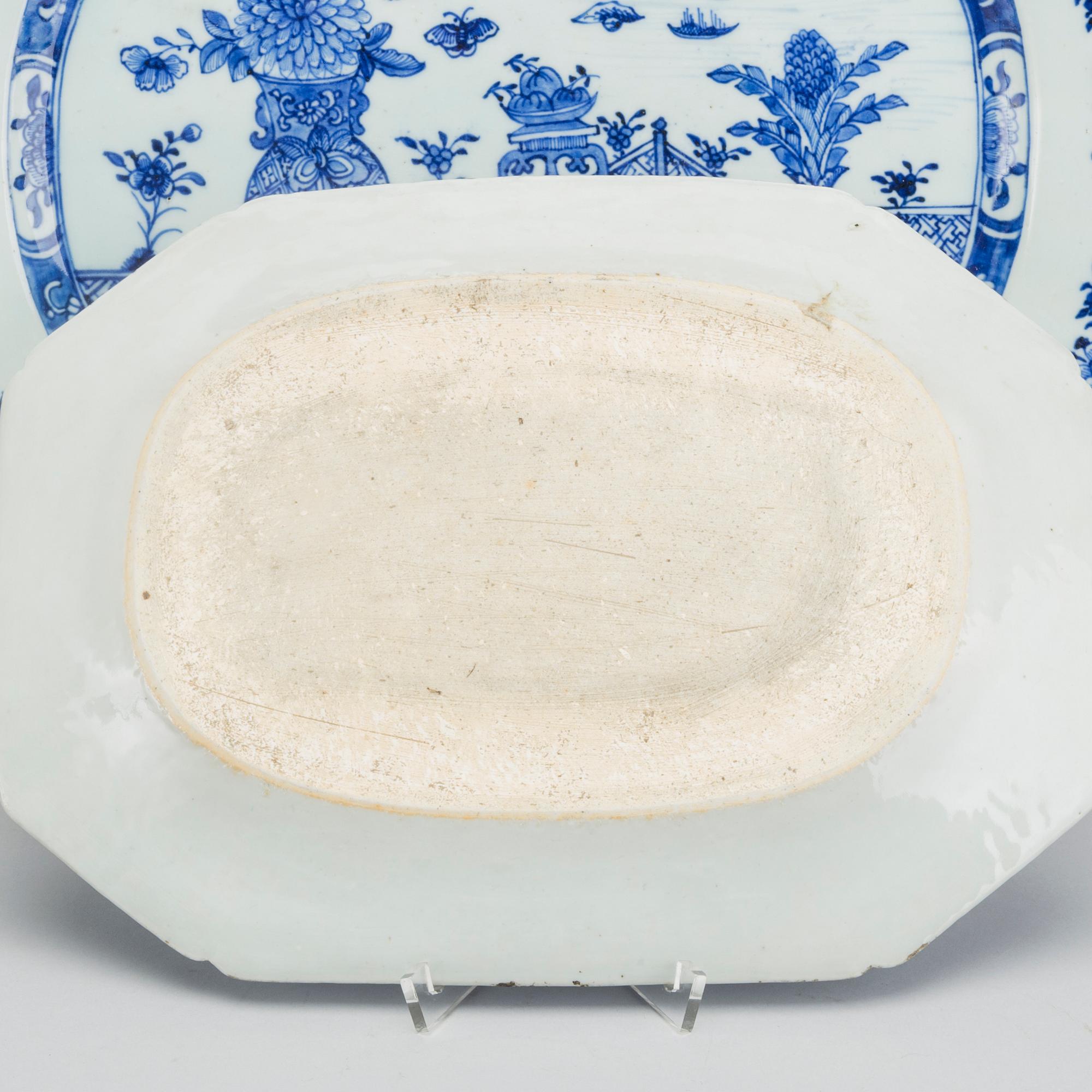 2 pcs of blue and white porcelain charger, Qing dynasty, Qianlong (1736-95).