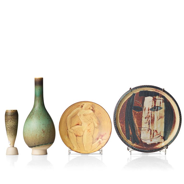 Wilhelm Kåge, vaser, 2 st, fat och plakett, "Farsta", Gustavsbergs studio 1949-56.
