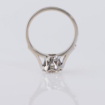 RING, 14K vitguld, briljantslipad diamant, ca 1,10 ct. Vikt 4,8 g.