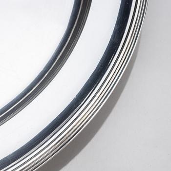 A Russian silver dish, mark of Johan Ferdinand Olsonius, for the firm Gratschew, St. Petersburg 1888.