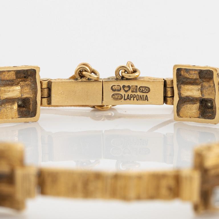Björn Weckström, 18K gold and eight cut diamond "Diamantetapper" bracelet.