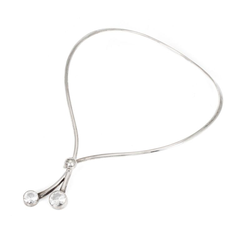 A necklace with faceted quartz.