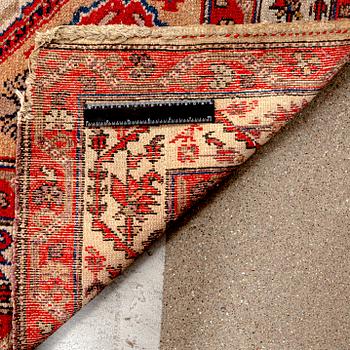 An antique Malajir runner ca 505x102 cm.