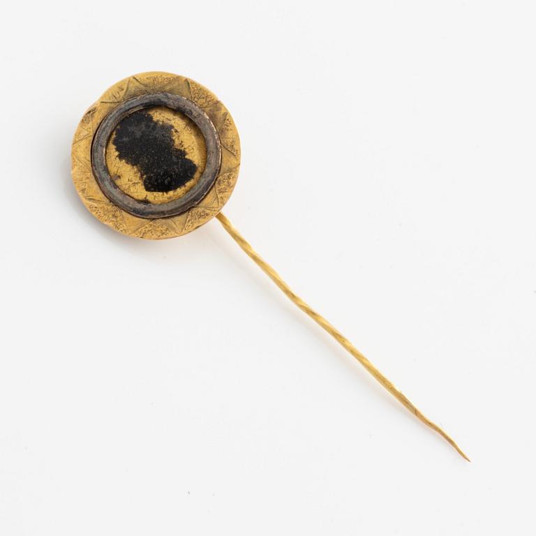 Tie pin, 19th century, 18K gold with silhouette portrait.