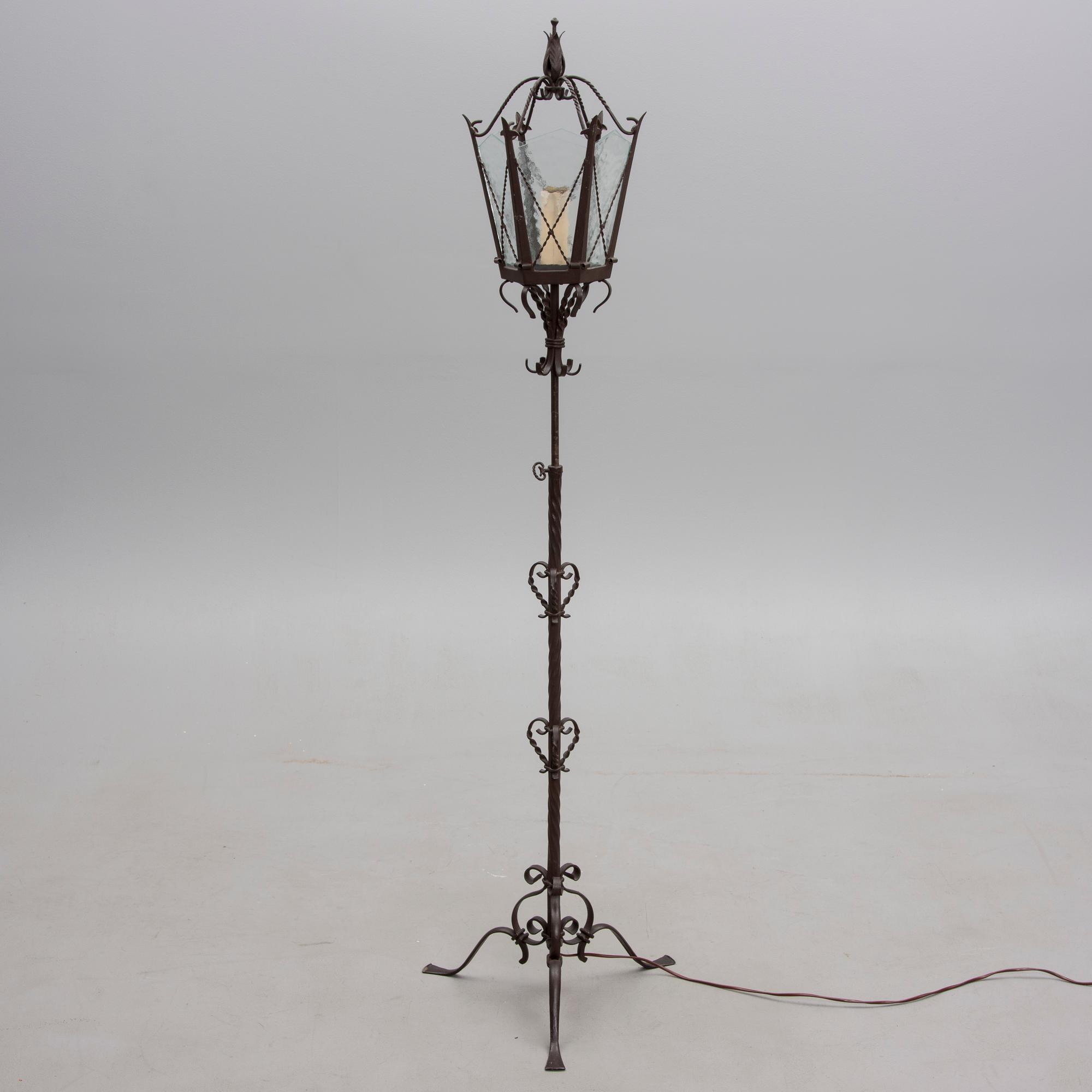 GOLVLAMPA, Taidetakomo Hakkarainen, 1930-tal.