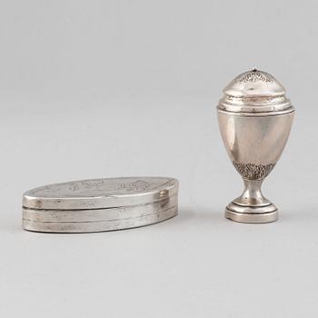 Two silver boxes, AI Lignell, Sundsvall, Sweden circa 1820 and PO Quade, Maribo, Denmark 1840-96.