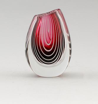 VAS, glas, Vicke Lindstrand, Kosta, signerad.