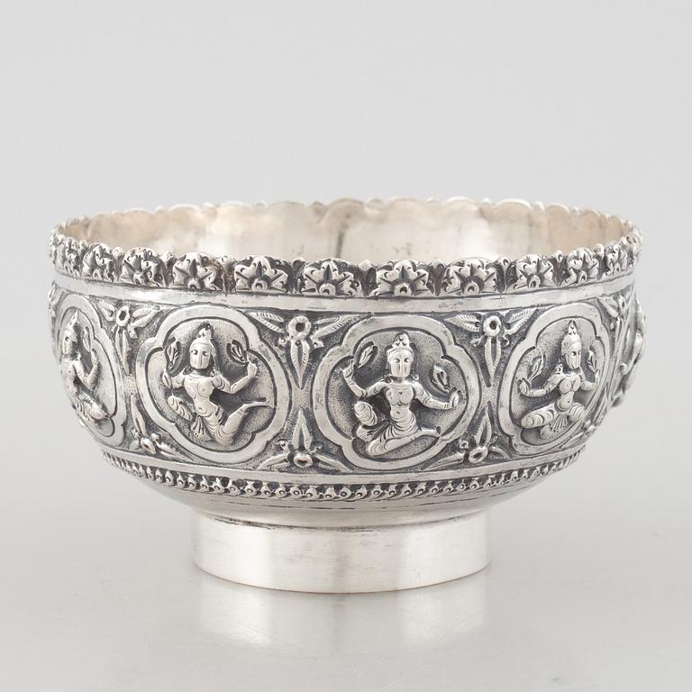 A silver bowl, from possibly India/ Sri Lanka, 20th century.