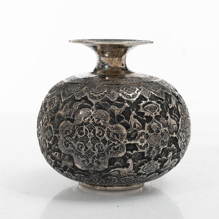 Vas, silver, Persien (Iran), sen Qajardynasti / tidigt 1900-tal.