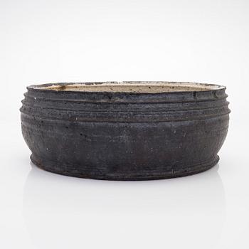 Raija Tuumi, skål,  chamotterat stengods, signerad RT, ARABIA 1965.