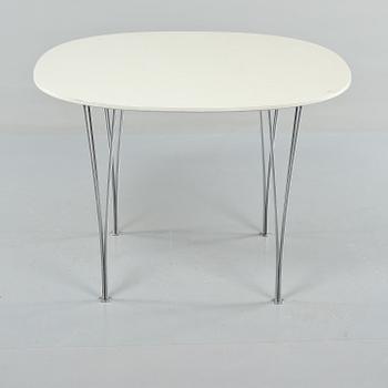 SOFFBORD, "Supercirkel", Piet Hein, Fritz Hansen, 1900-talets andra hälft.