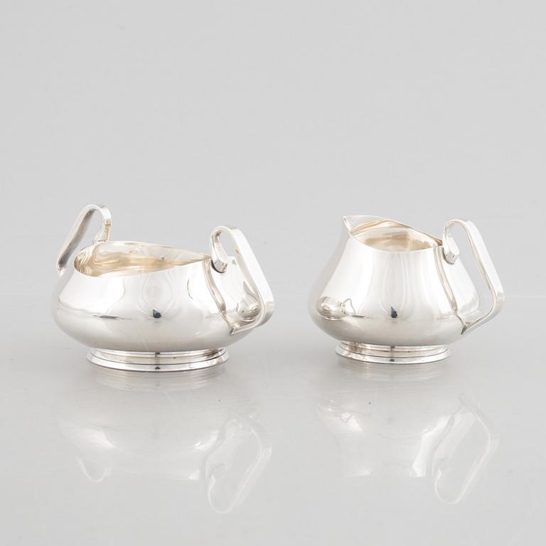 Svend Toxvaerd, sugar bowl and creamer, sterling silver, Denmark, mid-20th century.